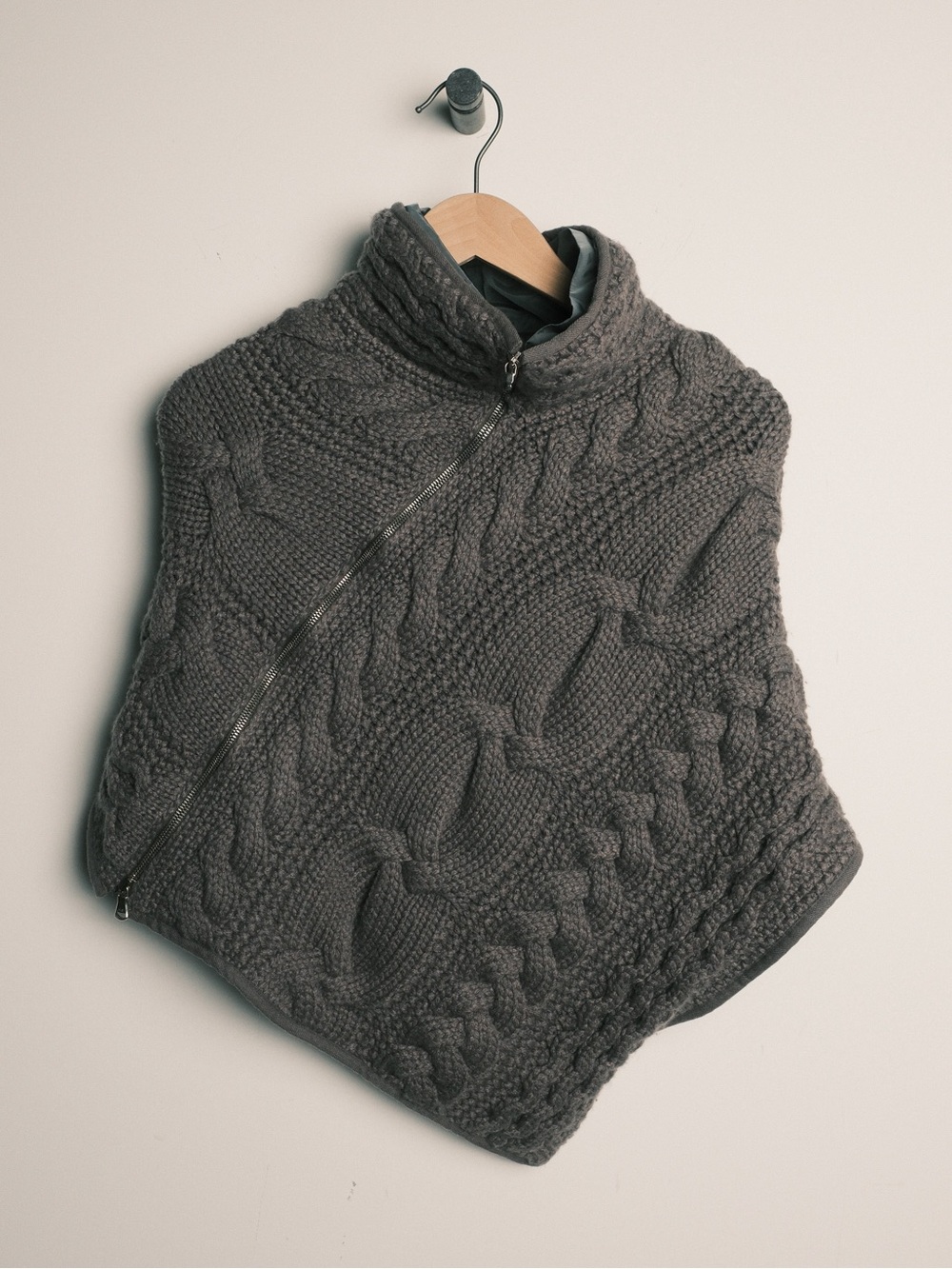 $5,500 Brunello Cucinelli 100% Cashmere Cable Knit Poncho Cape Made in Italy